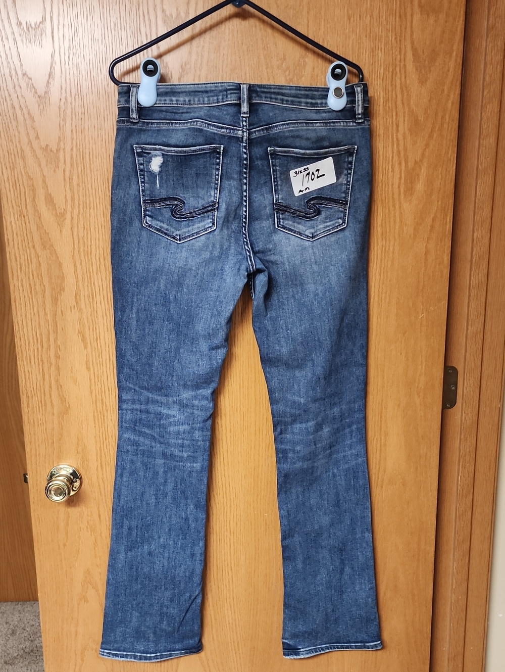 Silver Aiko jeans womens 31x33 number 1702